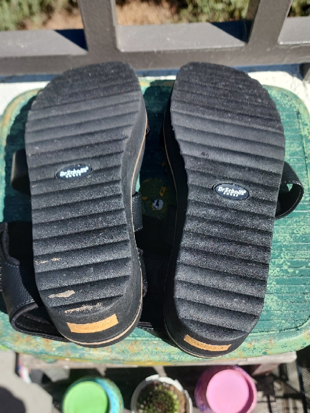 Dr. Scholl's Black Triple-Strap Comfort Sandals Size 8 - Picture 7 of 10